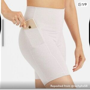 Vuori studio shorts with pockets - Small